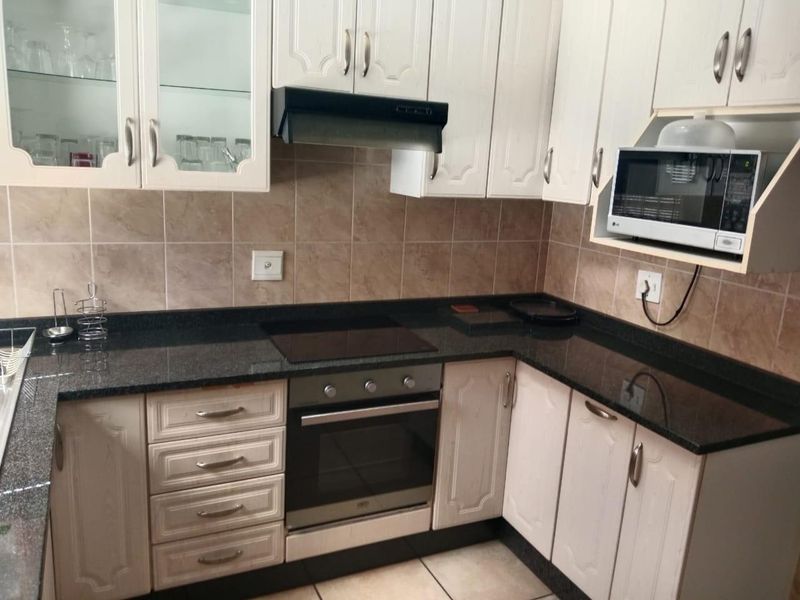 Beautiful and modern home - Photo 6