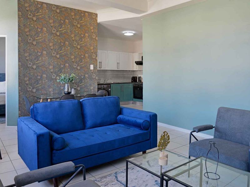 Furnished 2 Bedroom Apartment With Mountain Views! - Photo 3