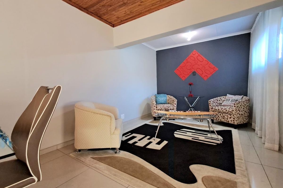 4 Bedroom House for sale in Albemarle - Photo 3