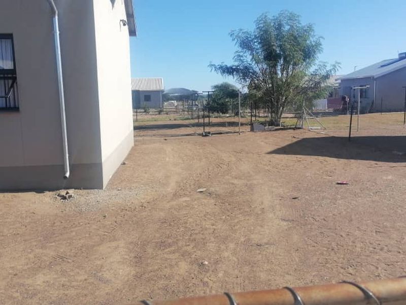Modern House For Sale-Okahandja - Photo 9