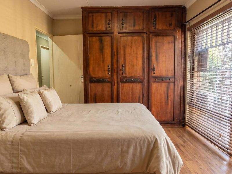 SPACIOUS FAMILY HOME WITH FLAT IN THE NORTH - Photo 3