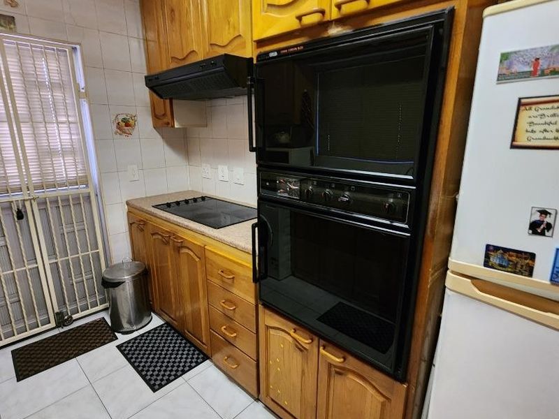 Exceptional Dual Living Opportunity- 2 Freestanding Houses- in the Heart of Clare Estate - Photo 7