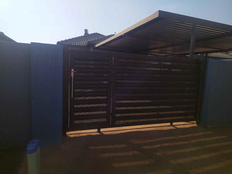 3 bedrooms house for sale in Soshanguve VV - Photo 6