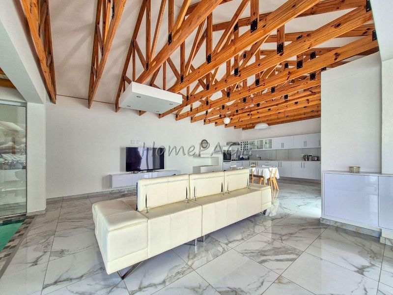 Fairway Estates, Walvis Bay:  Beautiful 4 Bedr Contemporary Home with indoor Pool is for Sale - Photo 7