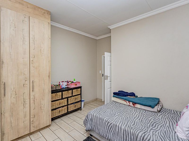 Modern Family Townhouse in Pretoria's Premier 24-Hour Security Estate! - Photo 10