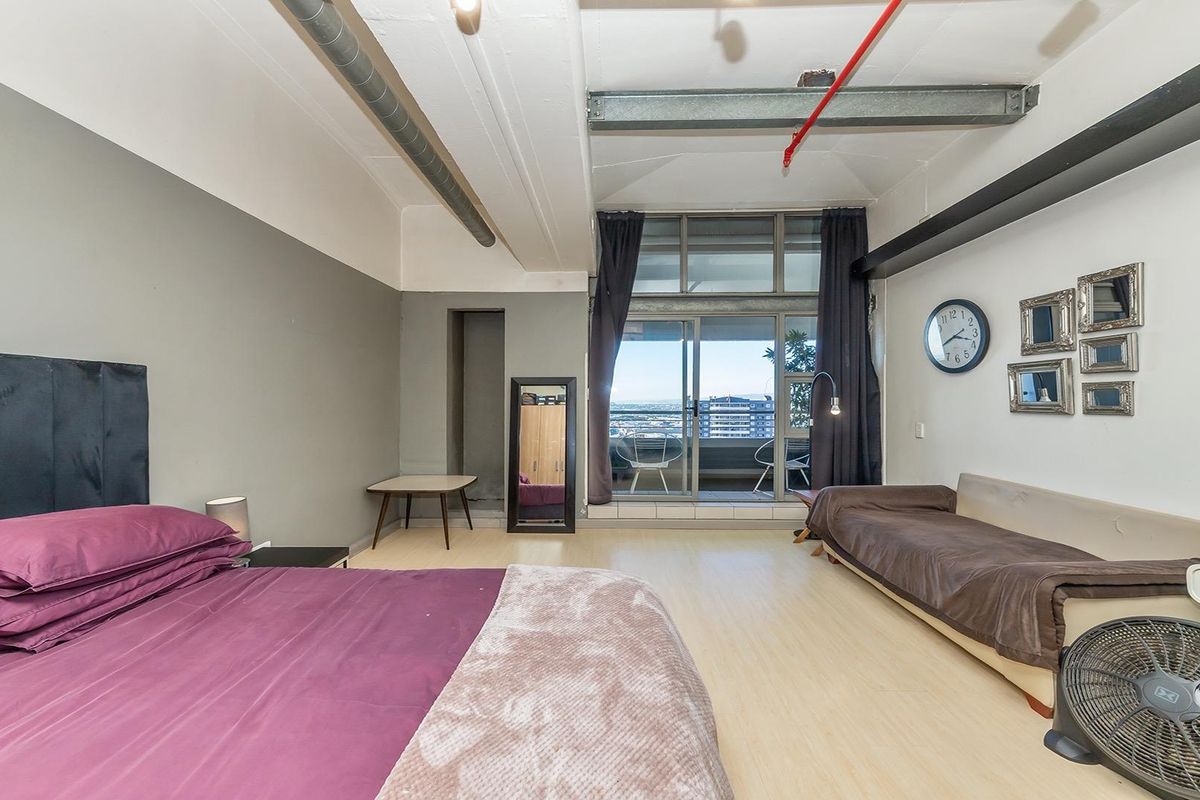 Spacious Furnished Studio With Amazing Views - Photo 2