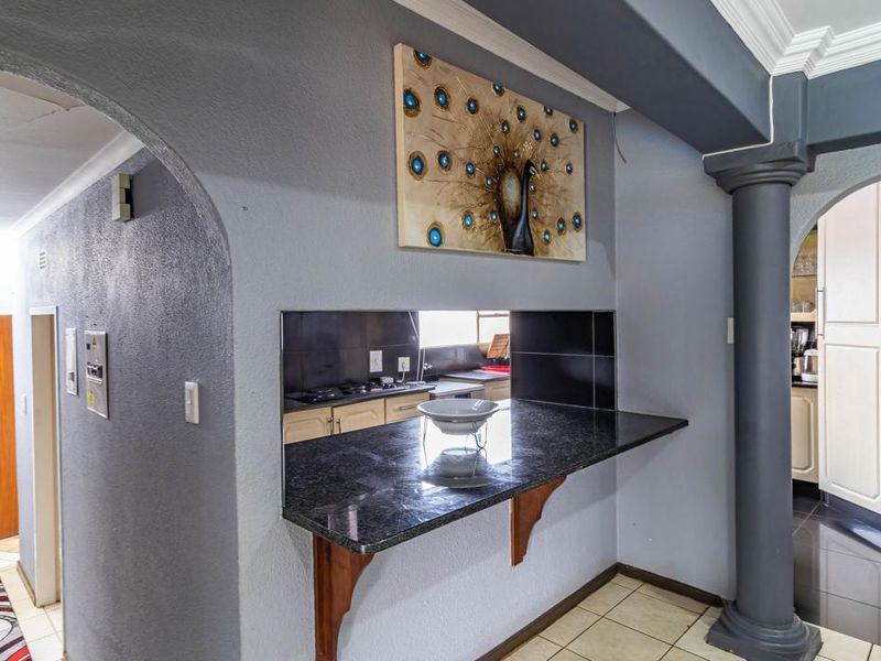 PERFECT FAMILY HOME!!!!!!! - Photo 10