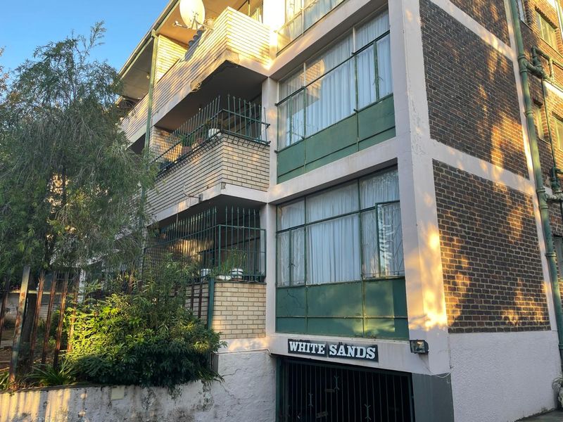 2 Bedroom Apartment for Sale in Windsor East - Photo 1