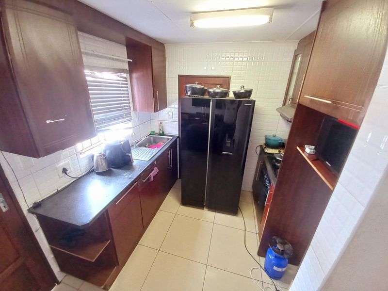 Three bedrooms house for sale in Elandspoort - Photo 6