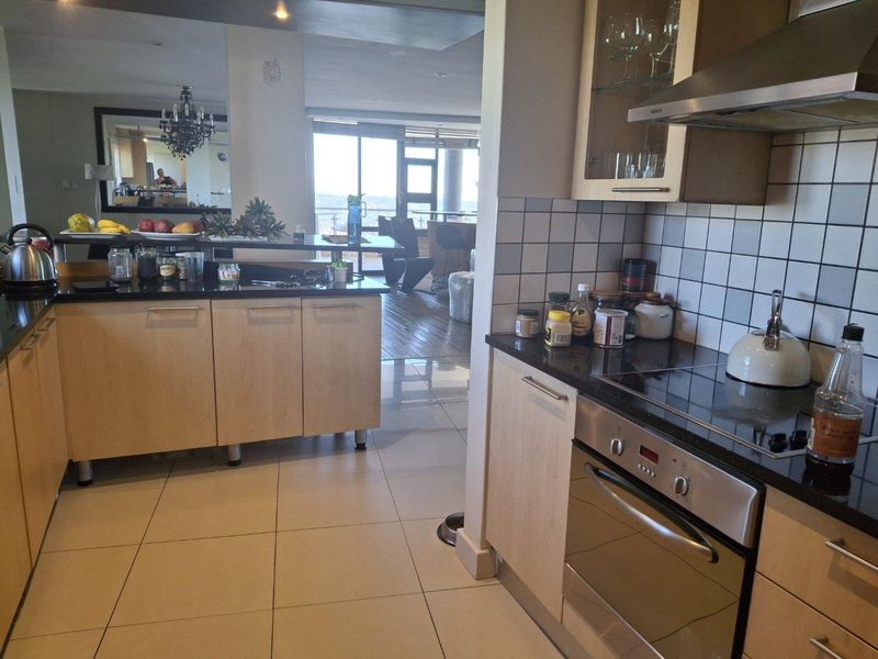 AN EXQUISITE THREE BEDROOM FURNISHED PENTHOUSE - Photo 6