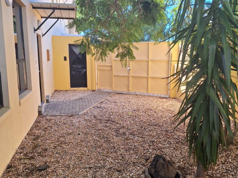 Office and Warehouse in best location Windhoek Central - Photo 3