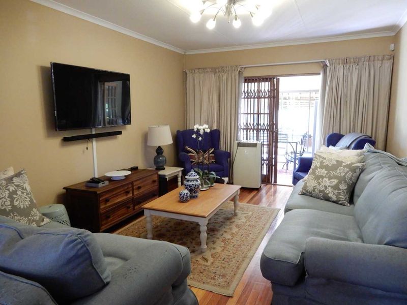 Eldoraigne Gem: 3-Bed, 2-Bath + Office & Solar Power! - Photo 9
