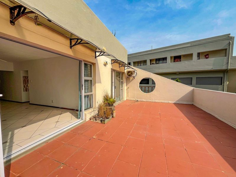 Hendra Estates Presents: Spacious 2-Bedroom Apartment with Sea Views - Photo 2