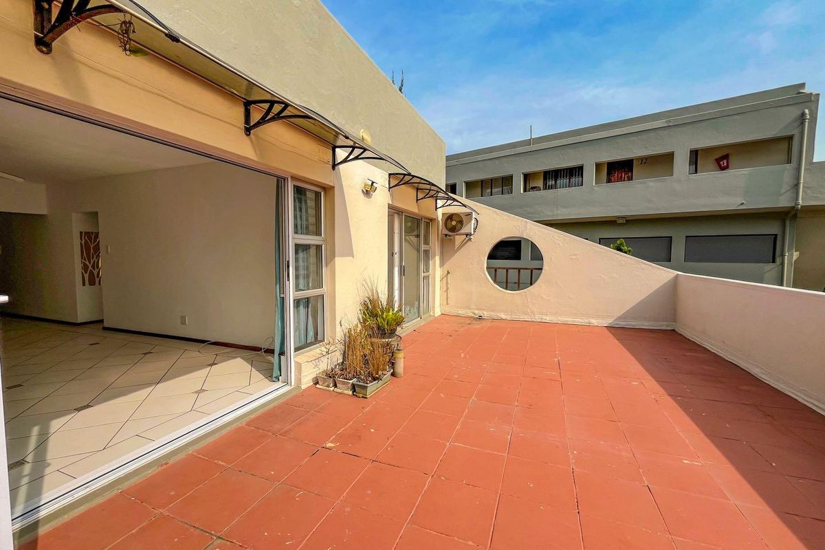 Hendra Estates Presents: Spacious 2-Bedroom Apartment with Sea Views - Photo 2