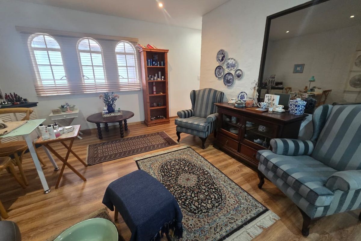 Modern Garden Cottage in Prime Robindale Location – Ideal for a Single Professional - Photo 3