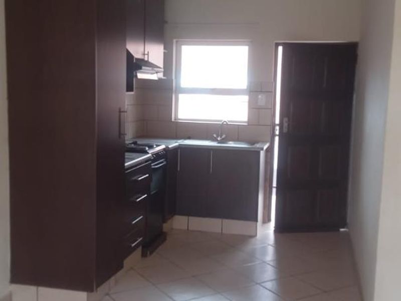 2 bedroom apartment in Kempton Park - Photo 6