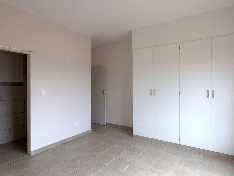 Perfect 3Bedroom lockup and go! - Photo 8