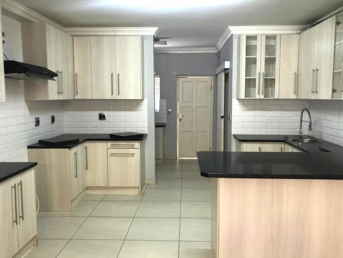 Property #2562586, House For Sale in Henties Bay Central