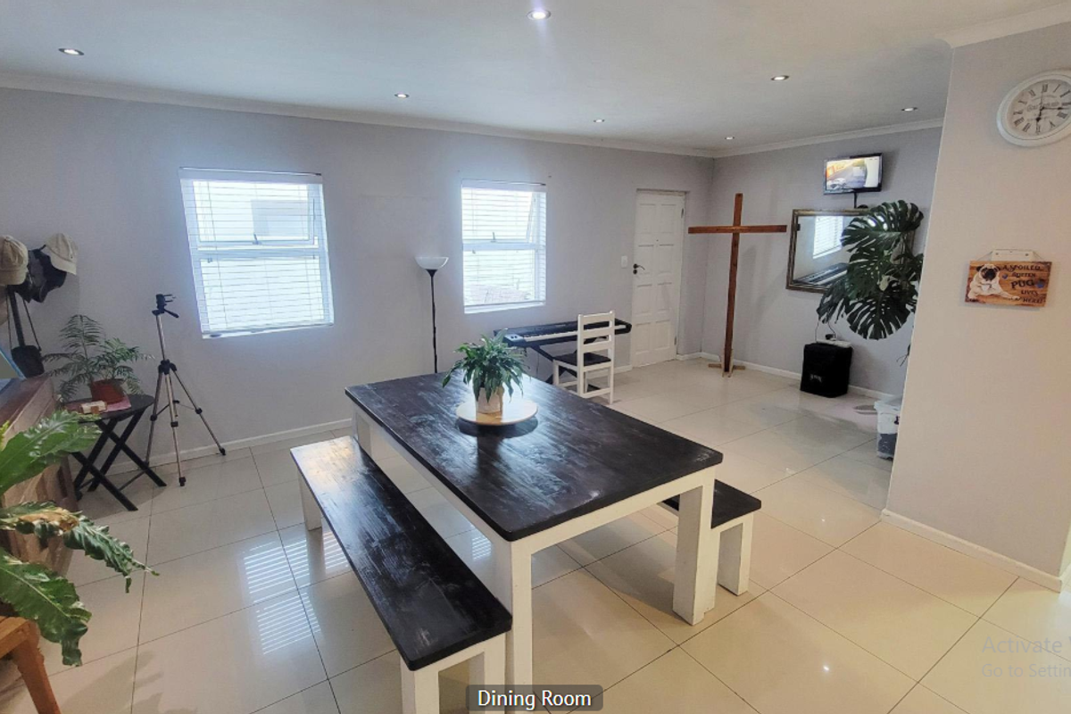 Charming 3-Bedroom Home with Modern Amenities - Photo 2