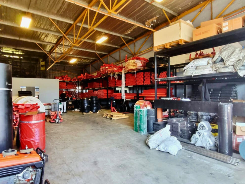 Combined light-industrial offering ±594 m2 (Multiple Units). Multiple roller shutters, yard circulation, high N2 visibility. Avail. Mar–Apr 2026 - Photo 8