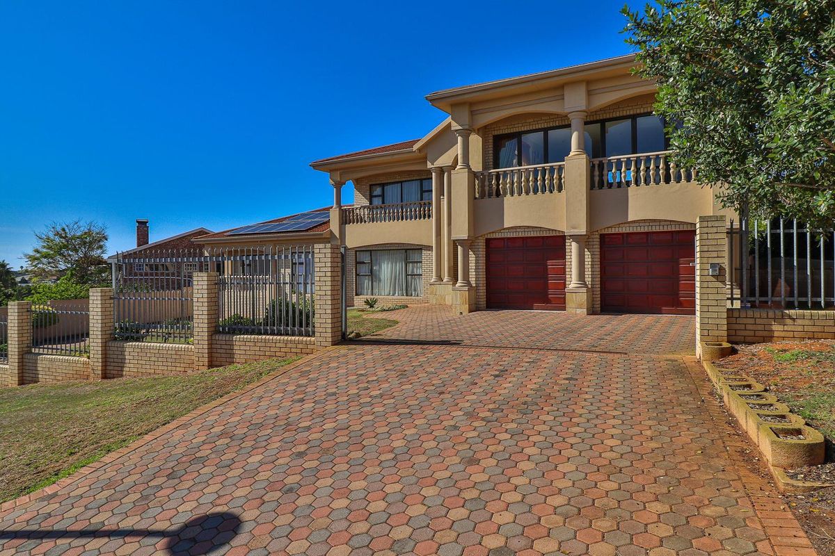 Elegant home with income-generating flat on sought after area - Photo 5