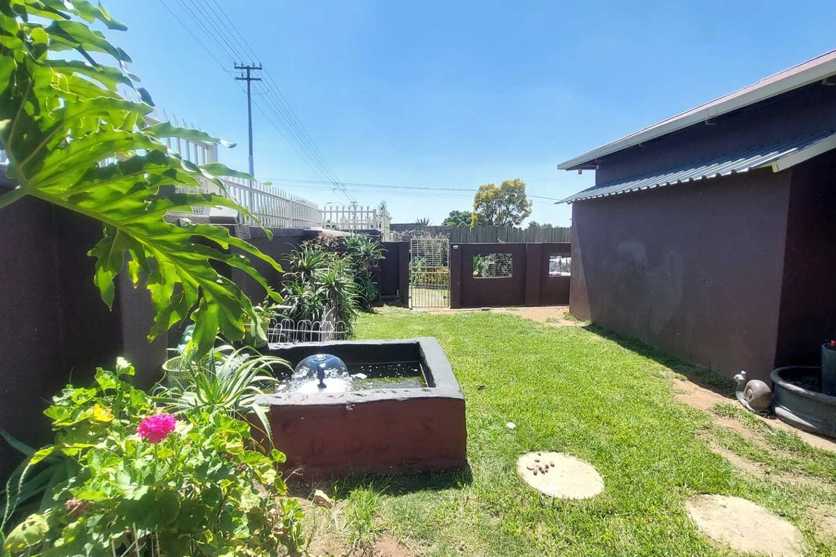 Eco-Friendly Living: Solar Panels and More Await! - Photo 2