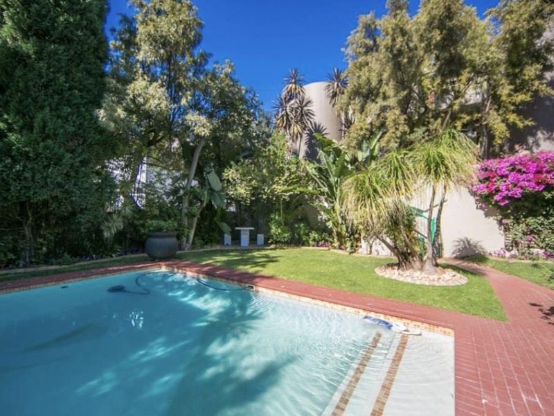 A CHARMING ONE BEDROOM APARTMENT - Photo 9