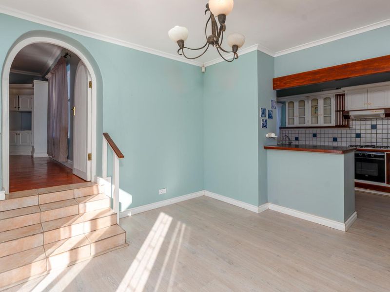 Spacious Family Home with Versatile Living Options in Capri Village - Photo 8