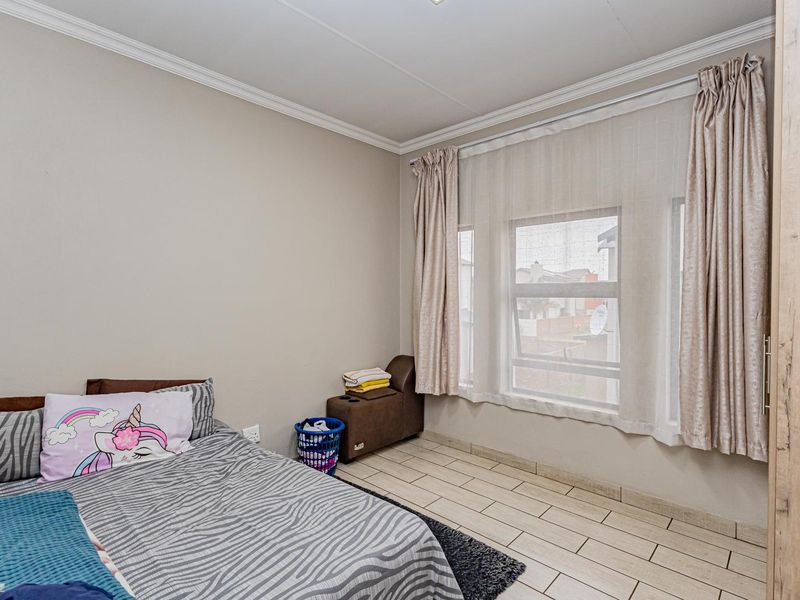 Modern Family Townhouse in Pretoria's Premier 24-Hour Security Estate! - Photo 9