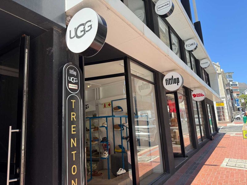 65m2 prime retail site for upmarket lifestyle brand or cafe to let - Photo 5