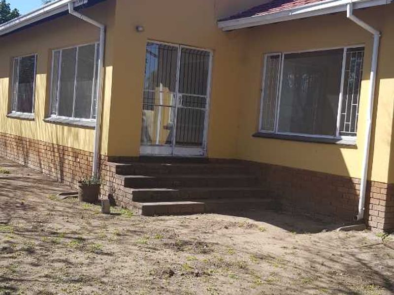 Spacious 3-Bedroom Home with Modern Flatlet for Rent – R12,000/month - Photo 1