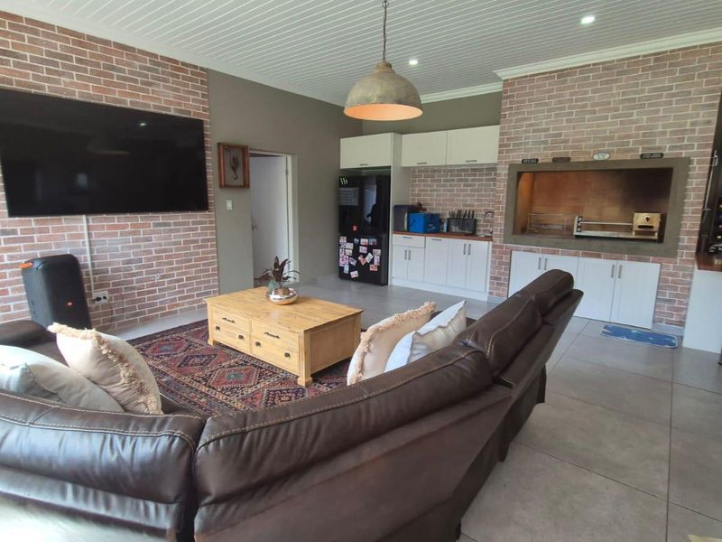 Luxury Coastal living in Num Num Estate, Hartenbos - Photo 8