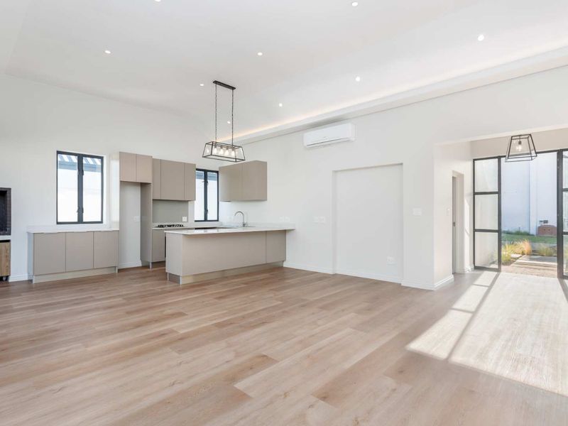 Modern Winelands Living in a Thoughtfully Designed Three-Bedroom Home - Photo 2