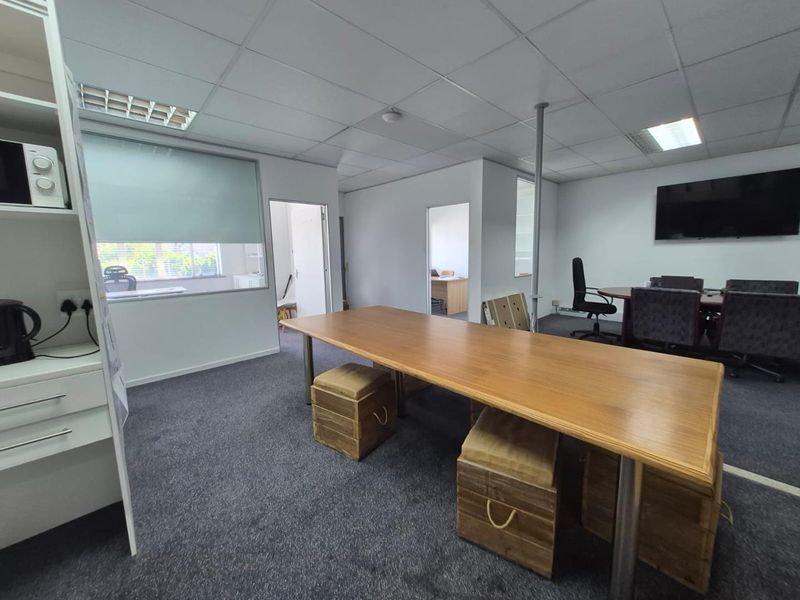 BERGVLIET – 103M2 STUNNING OFFICE SPACE TO LET - Photo 8