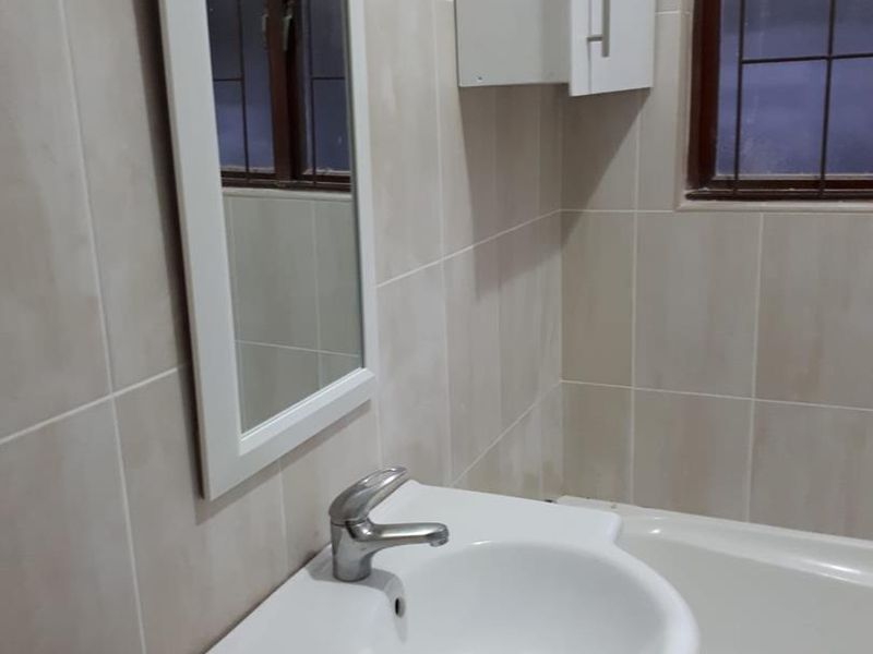 Own a Cozy 2-Bed Apartment in Central New Germany Today! - Photo 9
