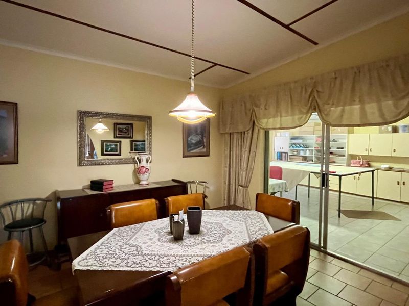 Luxury Family Home for Sale in Okahandja | 3 Bedroom Entertainer’s Dream - Photo 7