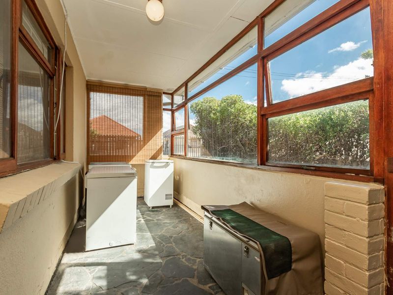 Charming Fish Hoek Classic – A Home with Character! - Photo 4