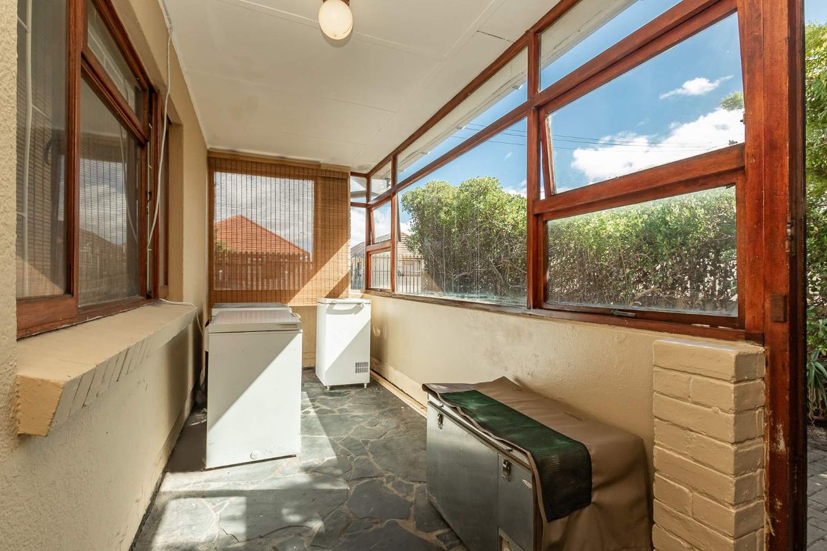 Charming Fish Hoek Classic – A Home with Character! - Photo 4