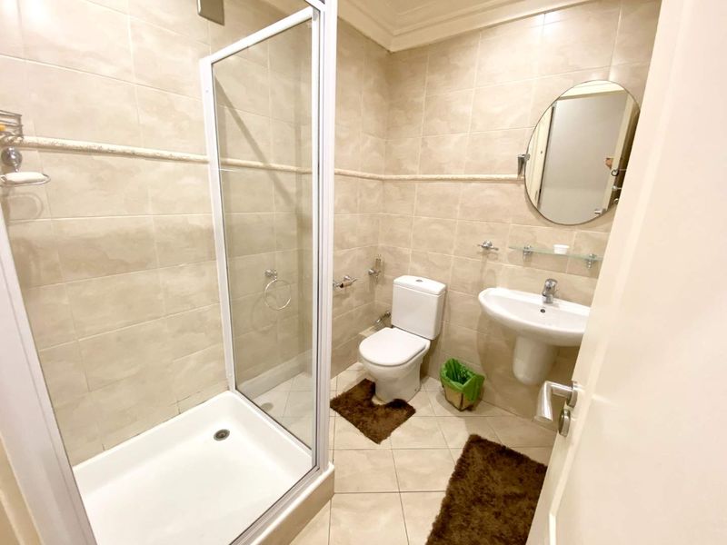 Fully furnished apartment with lovely sea views - 24hr security, pool and gym - Photo 7