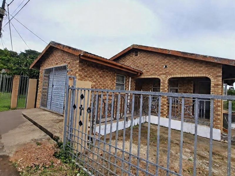 Cozy 3-Bed Home in Shallcross with Flatlet - Your Perfect Suburban Retreat! - Photo 2