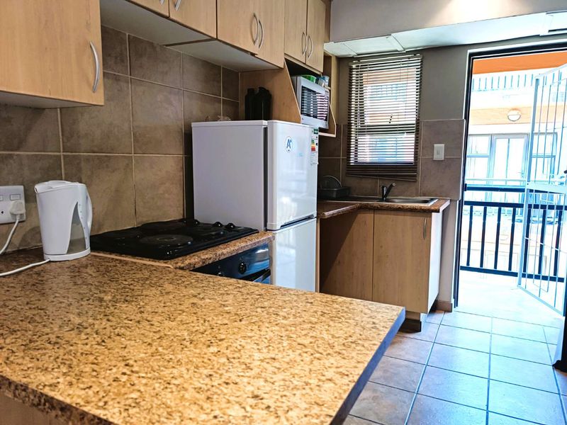 Stop donating money to rent - Photo 4