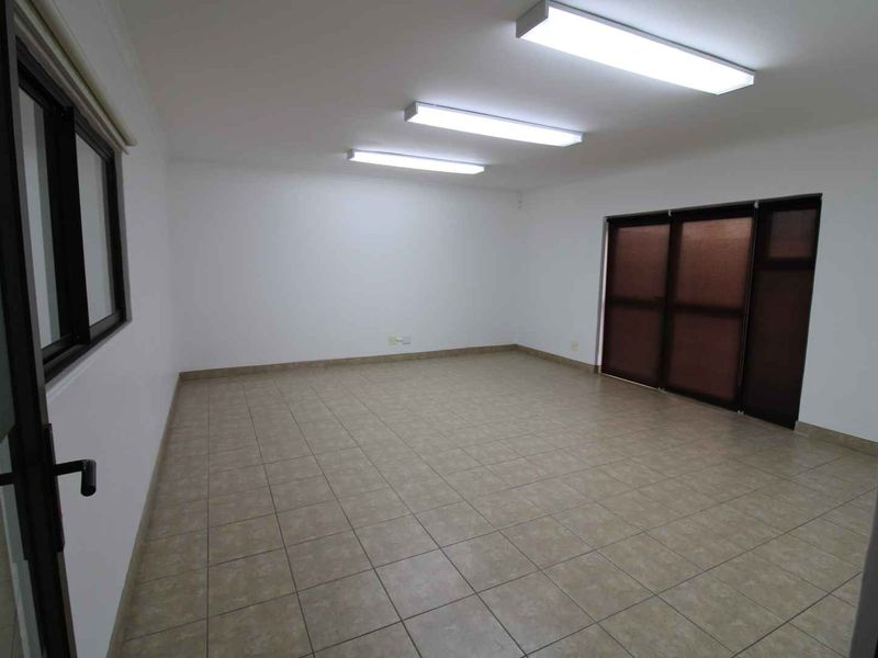 Well located on busy street close to schools. Perfect to Trade and stay. - Photo 3