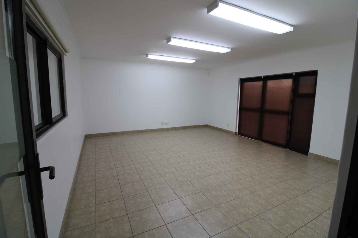 Well located on busy street close to schools. Perfect to Trade and stay. - Photo 3