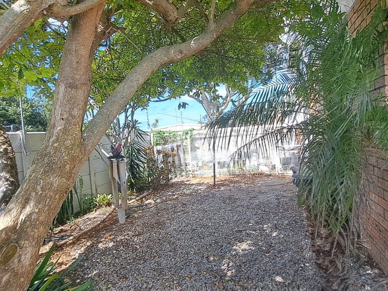 Charming Facebrick Full Title Townhouse in a Popular Complex - Photo 2