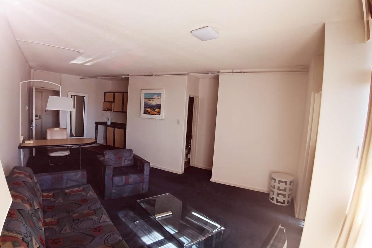 The Parktonian all suite 1 bedroom unit - Photo 4