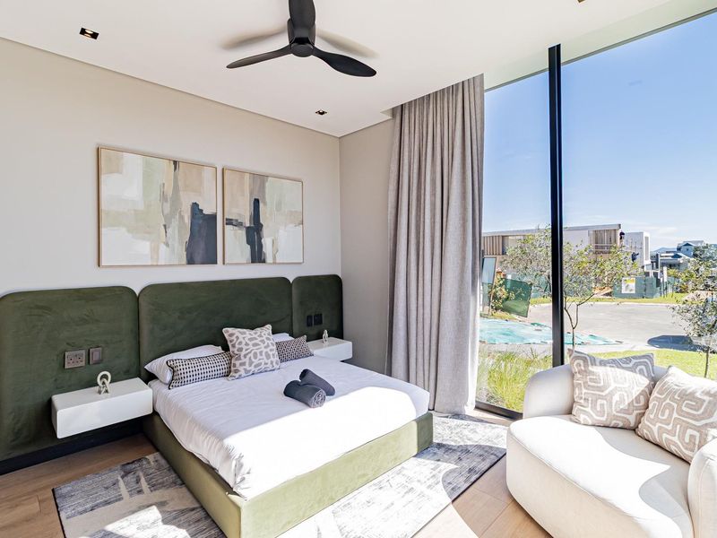 Ultra-Luxury Home with Exceptional Finishes - Photo 9