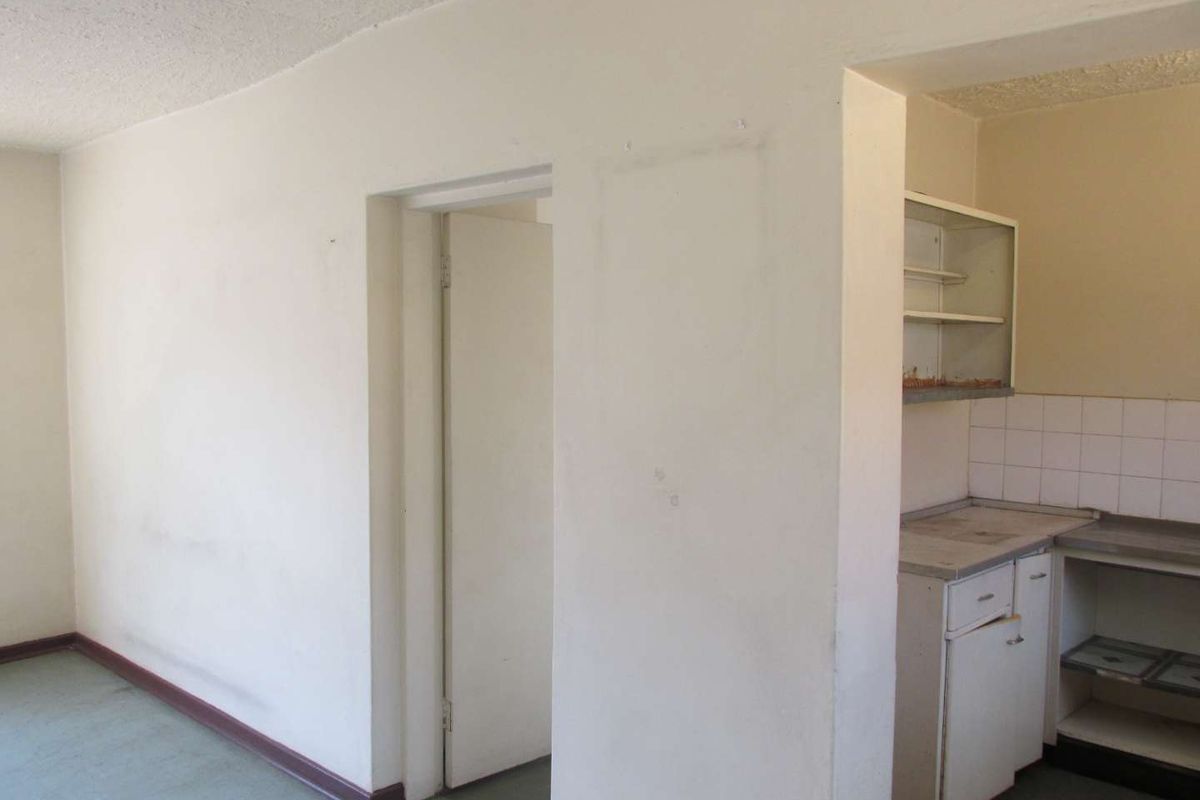 1 BEDROOM FLAT TO RENT IN PRETORIA WEST - Photo 3