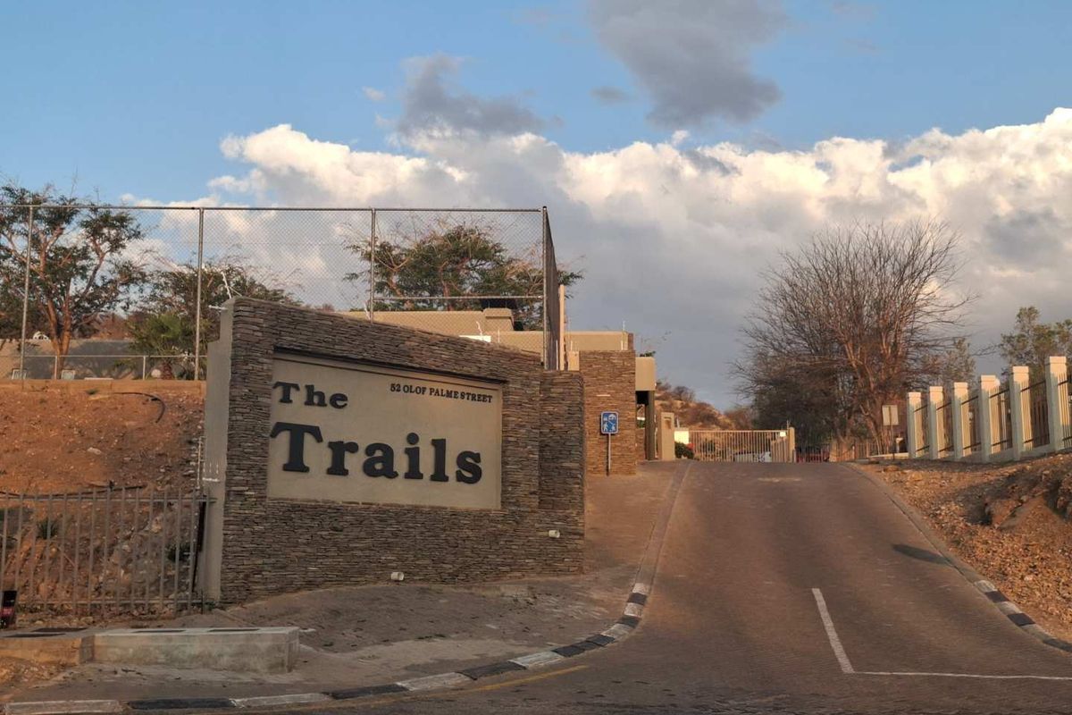 SUPER SOLE MANDATE – HOT PROPERTY IN KLEIN WINDHOEK! - Photo 2