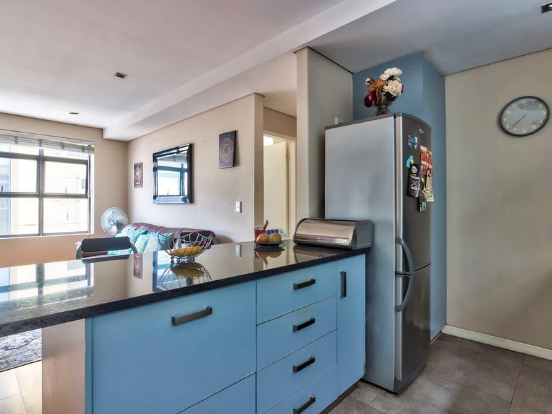 Stylish 1-Bedroom Apartment with Table Mountain Views, Parking & Storeroom — Airbnb Friendly - Photo 8