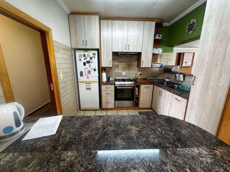 Large Family Home Walvis Bay - Photo 3